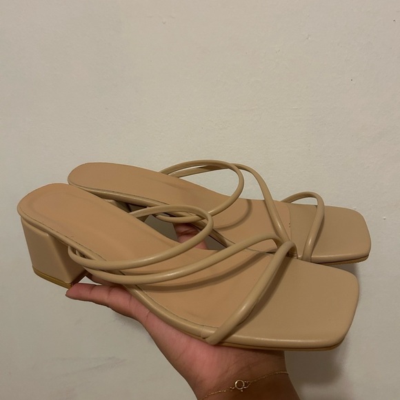 Strappy blocked heels - Picture 1 of 4